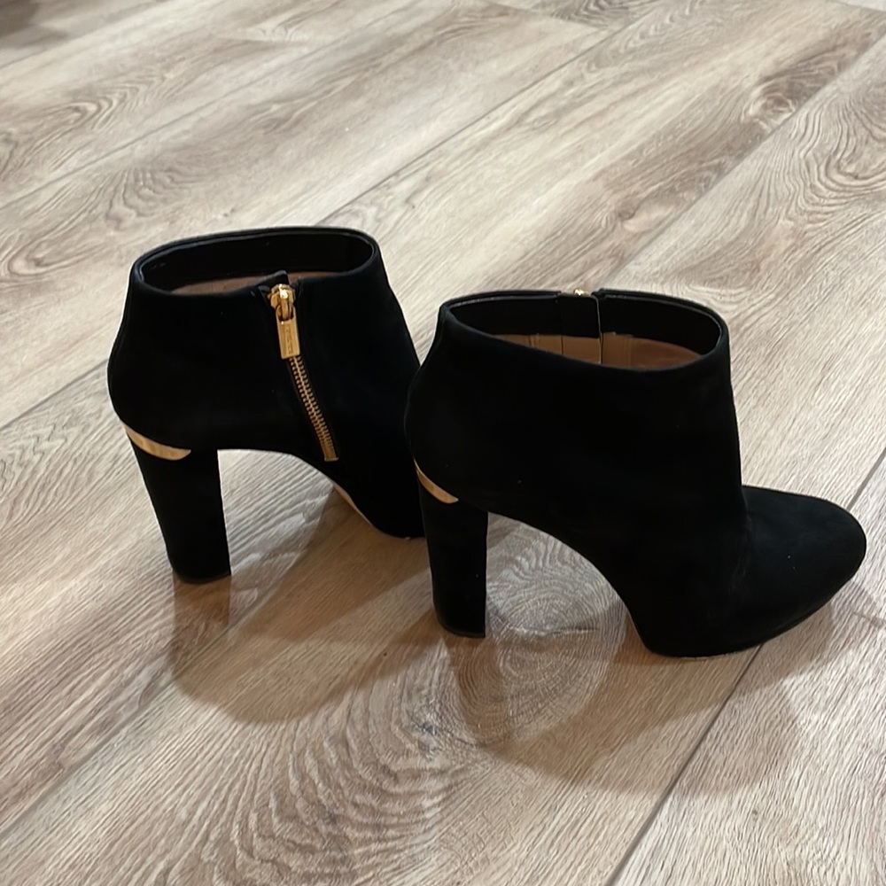 🌺Michael Kors ankle boot🌺 Size 8.5 - black suede
